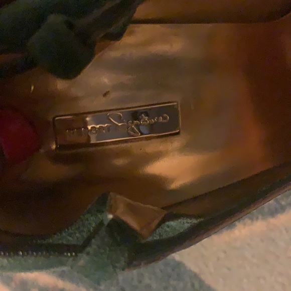 Beautiful Suede and Patent Heels 👠 🤩❤️ - Picture 5 of 9